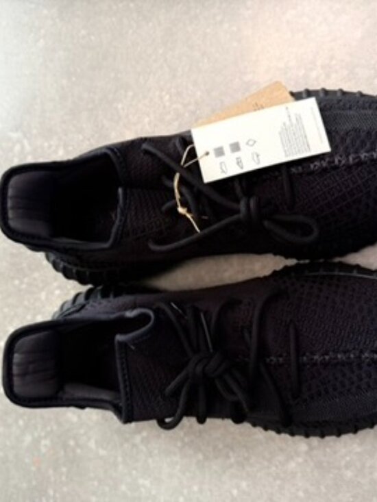 Adidas Yeezy Boost 350 V2 “Onyx” – Size 12 (Men’s) main image 7